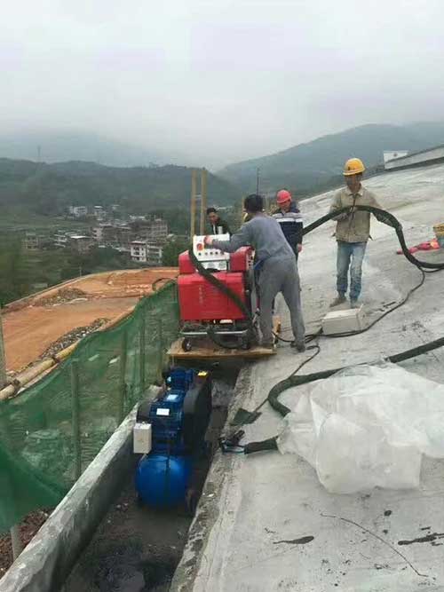 淮安周边楼顶保温防水聚脲喷涂施工(图1) 楼顶保温防水聚脲喷涂施工案例