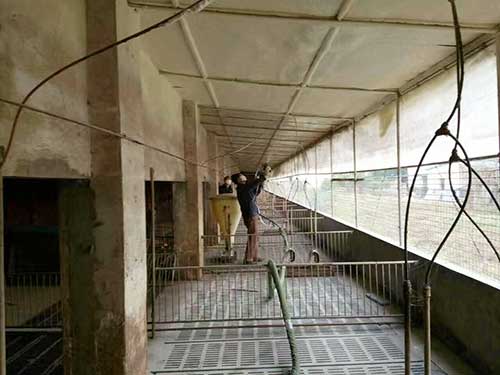 养殖场顶棚保温隔热(图1) 养殖场顶棚保温隔热